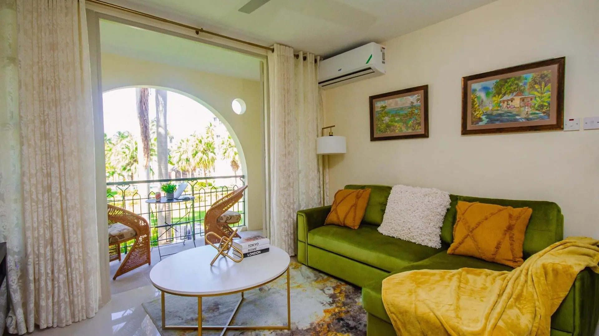 Lägenhet Heart Of Ocho Rios-Free Beach Acess-King Bed-Pool-100Mbps Jamaica